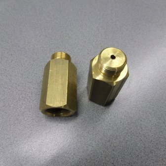 Lambda sensor spacer