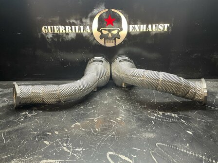 Audi RS6 C8 2019+ Guerrilla Revolution Euro-6 Catted Downpipes, EXCLUSIEF INSTALLATIE