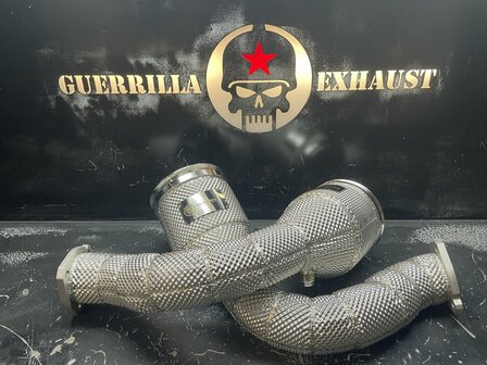 Audi RS6 C8 2019+ Guerrilla Revolution Euro-6 Catted Downpipes, EXCLUSIEF INSTALLATIE