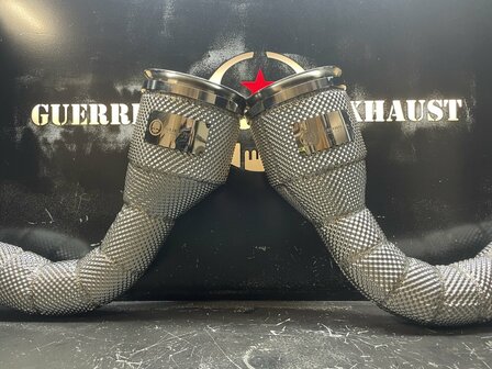 Audi RS6 C8 2019+ Guerrilla Revolution Euro-6 Catted Downpipes, EXCLUSIEF INSTALLATIE
