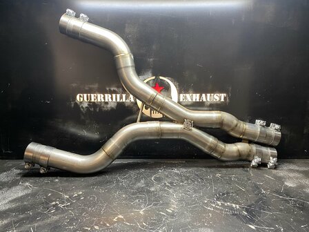 Audi RS6 C8 2019+ Guerrilla Revolution X-pipe, EXCLUSIEF INSTALLATIE