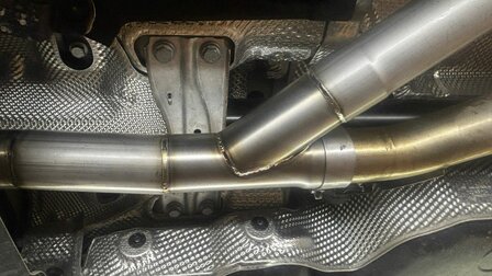 Porsche Macan 2.0 turbo 2019-2024 custom fit single Guerrilla Bypass, EXCLUSIEF INSTALLATIE