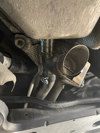 2015-2025 Renault Talisman 1.6&1.8 custom fit single Guerrilla Bypass +Middendemper delete, EXCLUSIEF INSTALLATIE